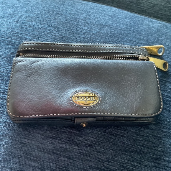 Fossil Black All in One Leather Wallet Wristlet - Picture 1 of 6